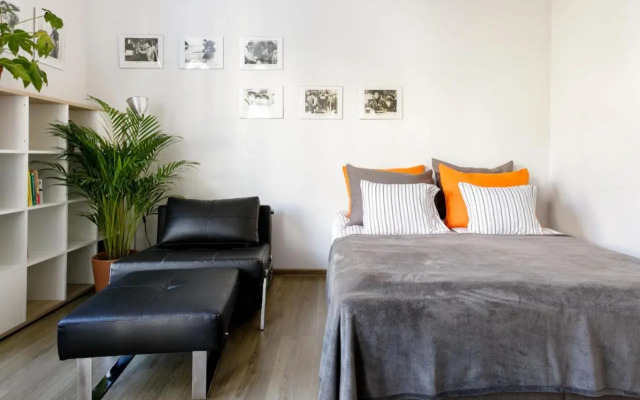 Airport Residence Orange