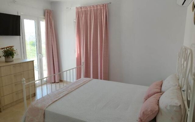 Emmanuela House With Garden and sea View- Triopetra