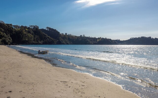 Sea Breeze at The Sands - Onetangi Beach