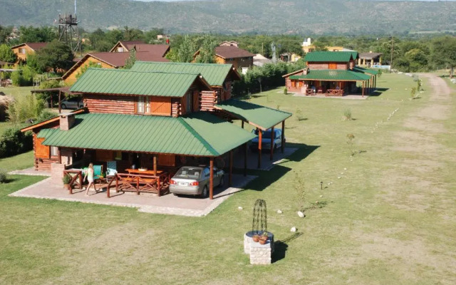 Las Cortaderas Cabanas De Tronco