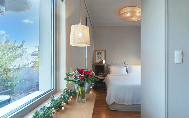 Sunny Loft with Acropolis View