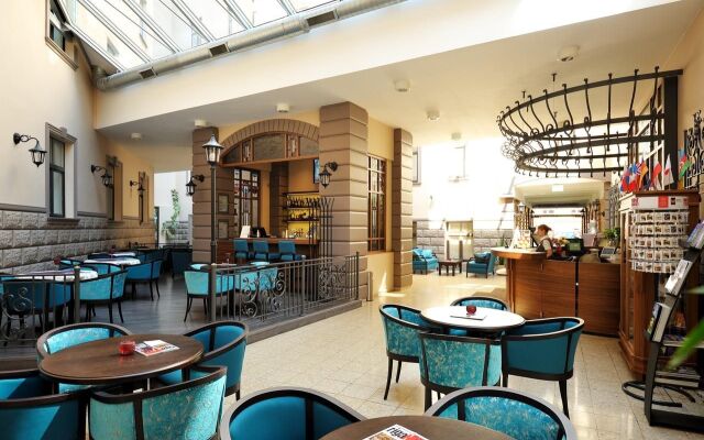 City Hotel Teater