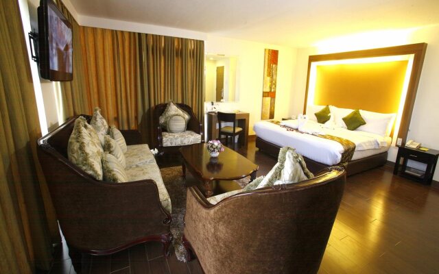 The Ritz Hotel at Garden Oases