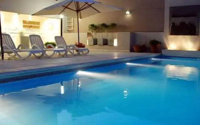Howard Johnson by Wyndham Villa Maria Casino