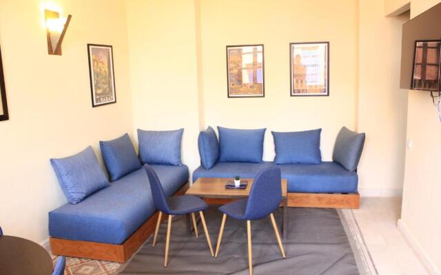 Comfy Colonial Apartments