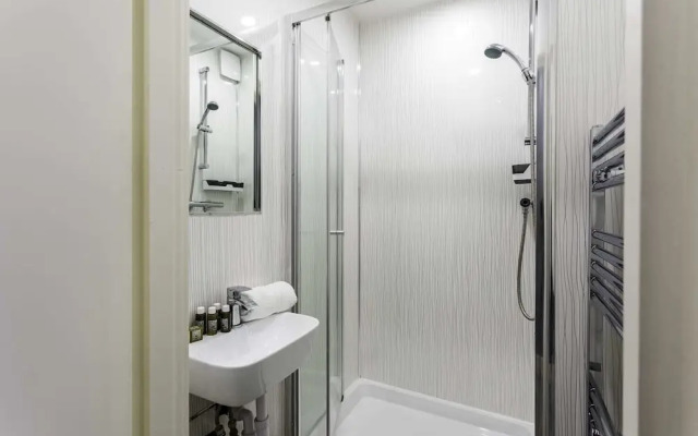 Spacious Clapham Junction Apartment