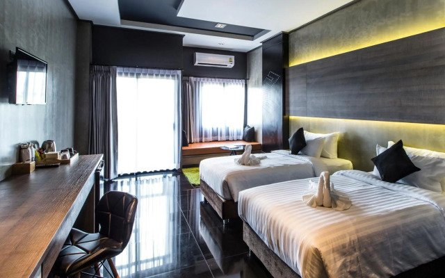 Cresco Hotel Buriram