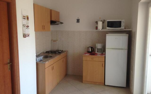 Apartment and Studio Jelušić