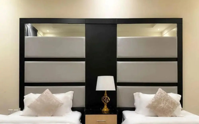 Taj Al Hamra Hotel