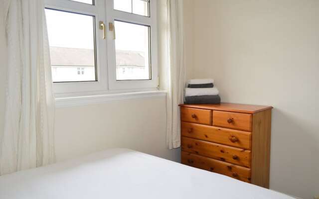 Attractive 3 Bedroom Flat In Central Haymarket