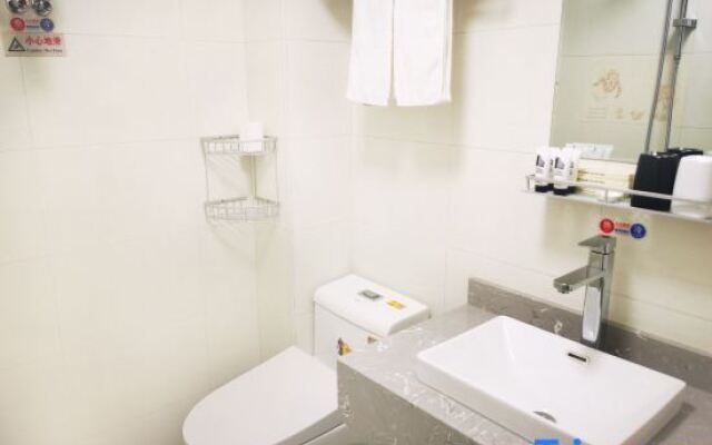 Leku Holiday Gaming Hotel (Beijing West Railway Station)