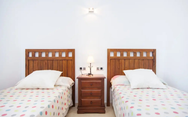 Villa With Pool & Terrace