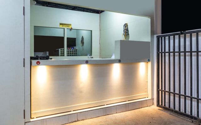 OYO 29881 Hotel Gajanan