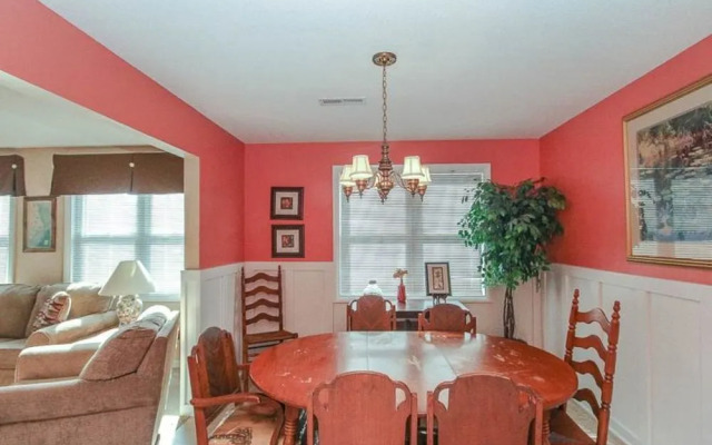 Palm Boulevard 3507 by RedAwning