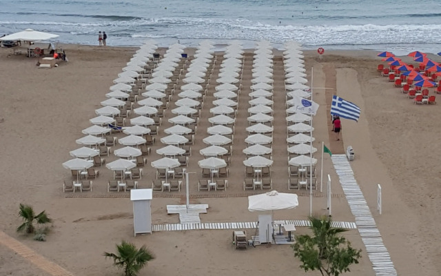 Kyma Suites Beach Hotel
