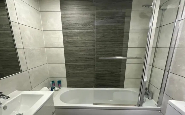 1br-sleeps4-parking-closetocentre