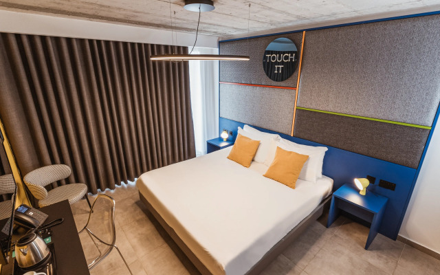 IKYK Hotel - IK Collection