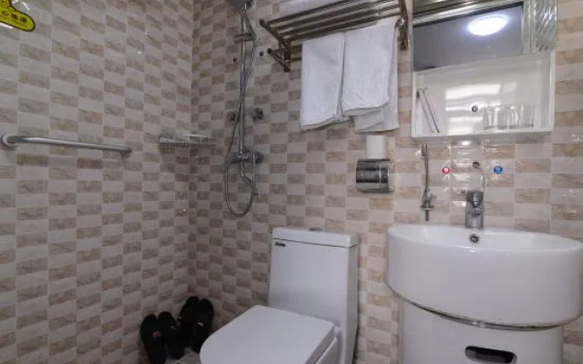Yangzhong Yizhou Hotel – Bathroom – Zhenjiang