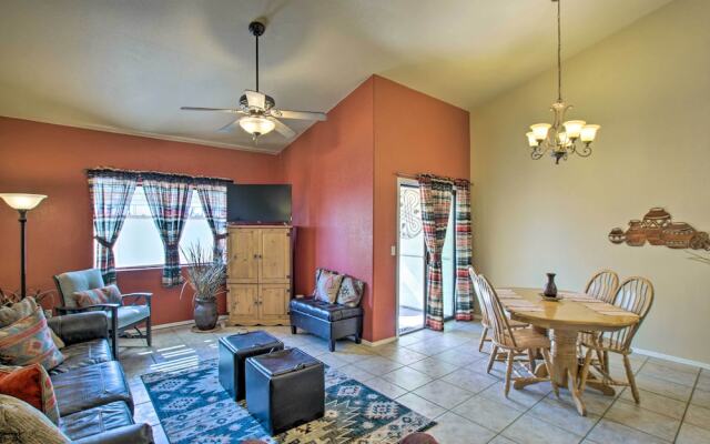 7 Mi to Mill Ave: Bbq-ready Mesa Townhouse