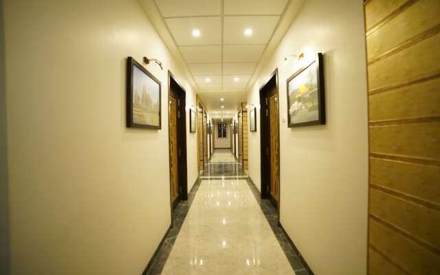 Collection O 41226 Ramji's Residency