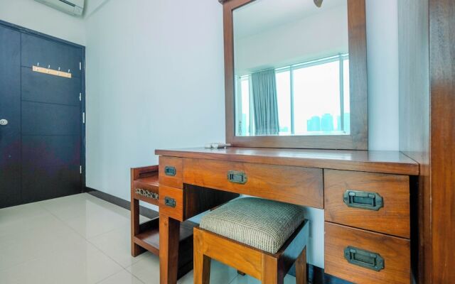 Homey And Warm 1Br Apartment At Ambassade Kuningan