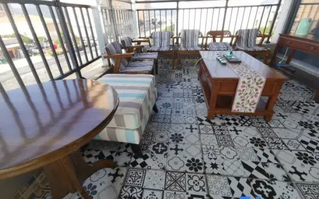 Longjia Quadrangle Inn Homestay
