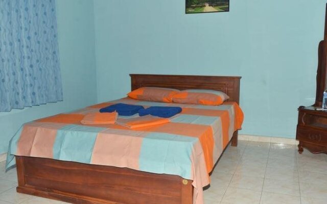 Amandhi Holiday Home