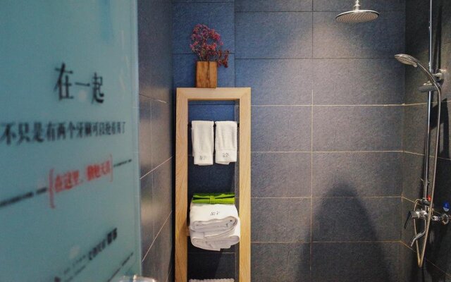 Dali Words Collection Hostel