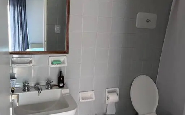 Monoambiente muy luminoso 2 cuadras Plaza de Mayo.