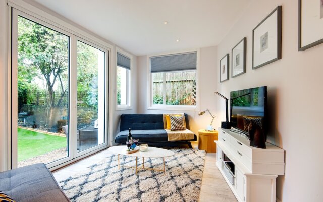 The Earl's Court Garden Gem - NKN