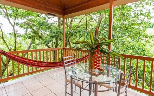 Casa Macaw Jungle Cabin w Private Pool Wifi and AC