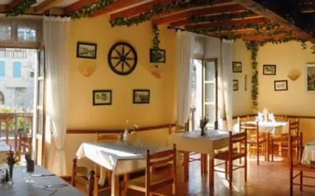 Auberge Du Pont Vieux