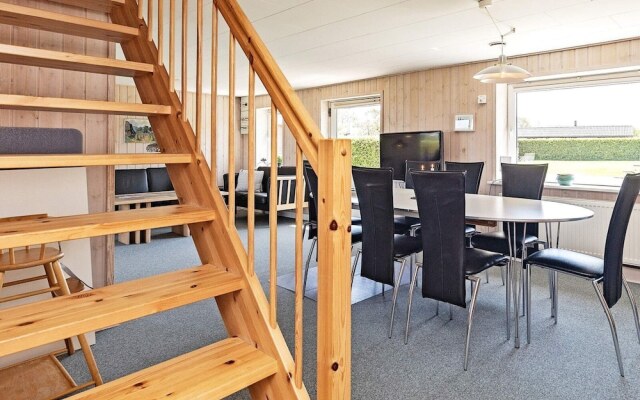 Spacious Holiday Home in Vinderup near Fjord