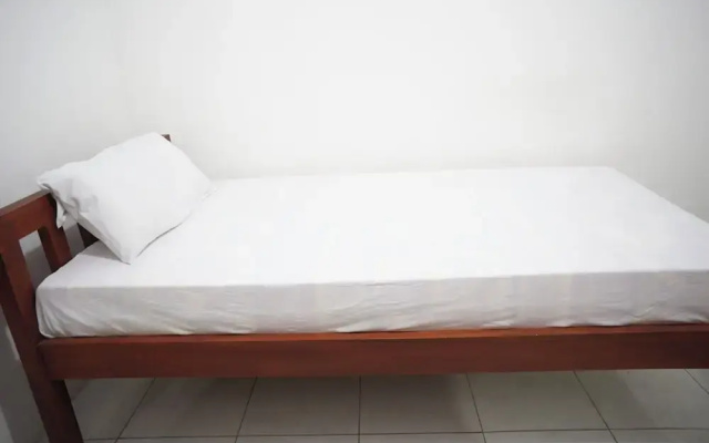 OYO Life 93038 Kost Putra Malilah