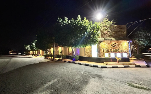 The Land Villas Ammaria