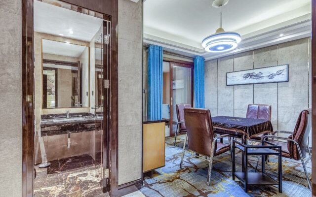 Four Seasons Goldensun Hotel