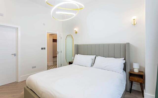Gorgeous Flat in the Heart of Acton