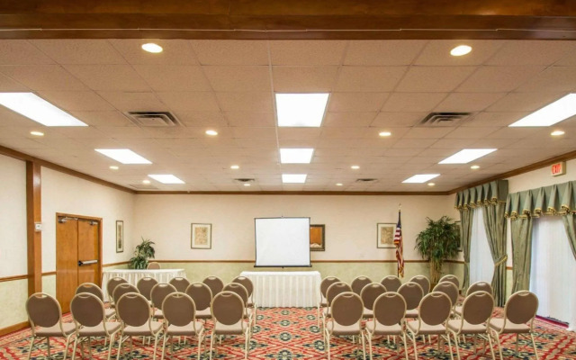 Ramada Stuart