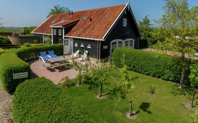 Very attractive holiday home near the beach of Westkapelle