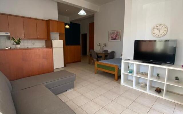 Seaside Studio 1 ( 30 meters from the beach )