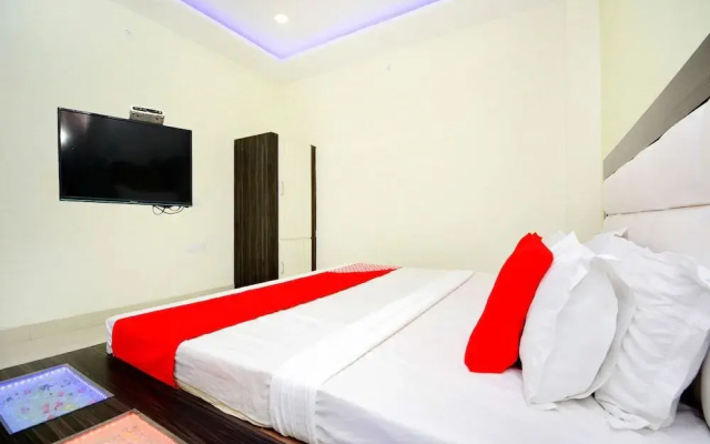Hotel Royal Lifestyle By OYO Rooms