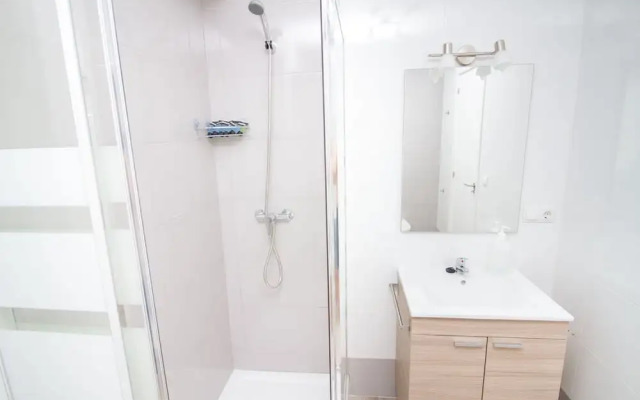 Modish 3 bedroom Apartment in Malaga by La RecepciÃ³n