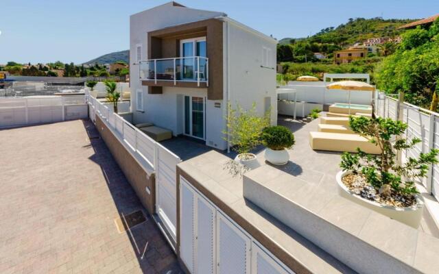 Calanica Boutique Apartments