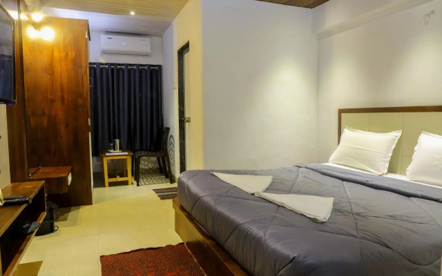 Hotel Pushkaraj