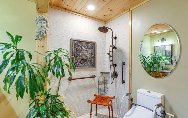 Ski Asheville! Mountain-view Hideaway w/ Deck
