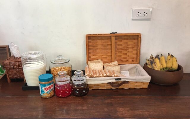 Luck-Yimm Hostel - Adults Only