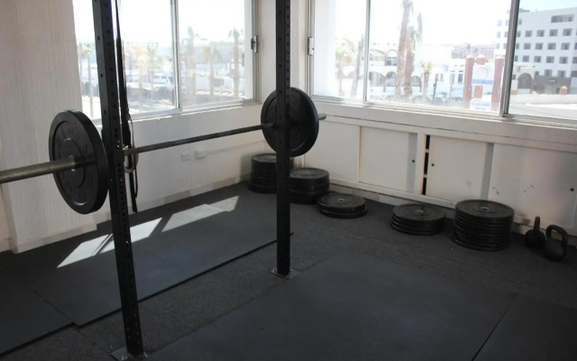 Seven Crown Express & Suites by Kavia