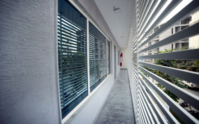 FabHotel Pearl City HiTech City