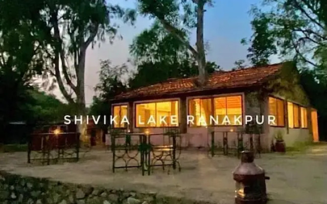 Shivika Lake Hotel