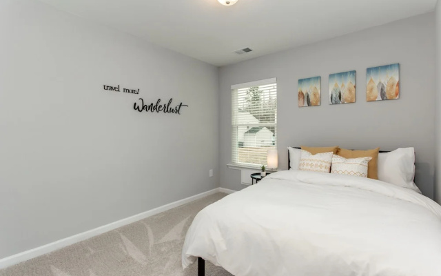 Beautiful New Construction Near Airport